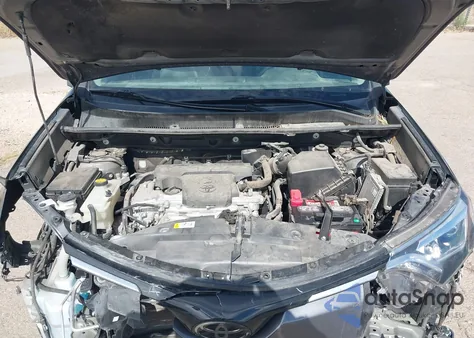 2018 Toyota Rav4 Limited z USA, uszkodzony, nr VIN 2T3YFREV6JW512739